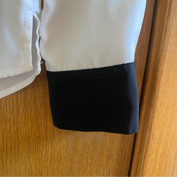 ROCK & REPUBLIC • Studded Collar Button Down Shirt - Size L - Picture 9 of 16